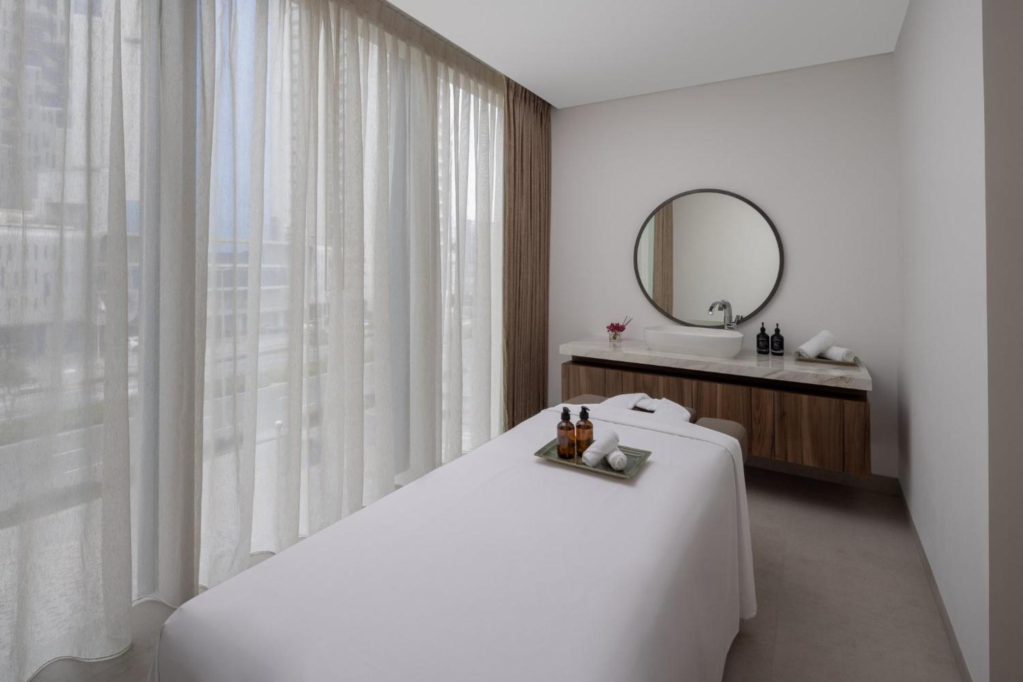 Holiday Inn Dubai Business Bay By Ihg Екстериор снимка