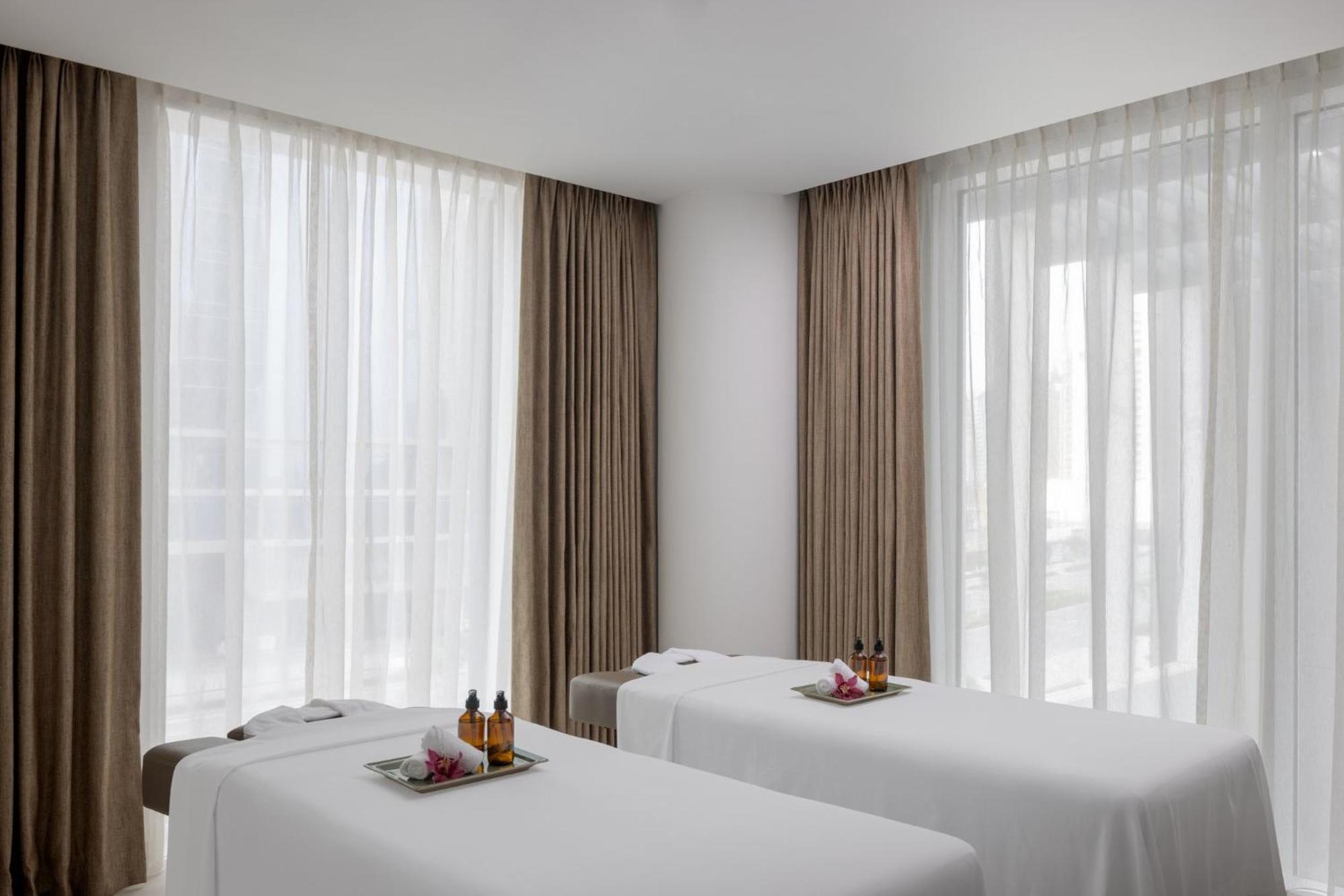 Holiday Inn Dubai Business Bay By Ihg Екстериор снимка