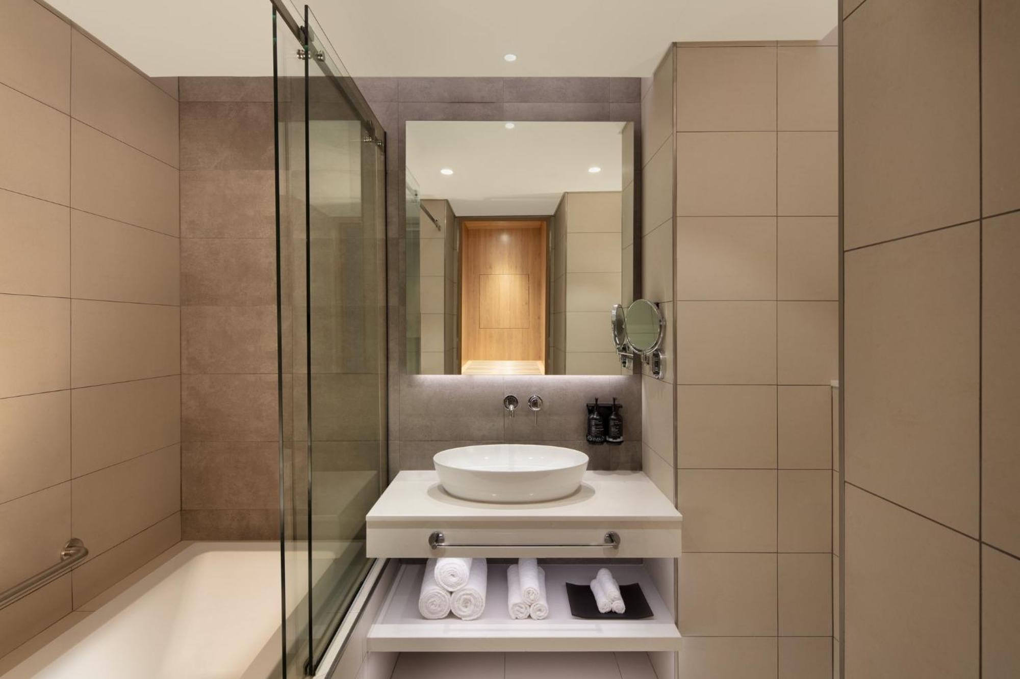 Holiday Inn Dubai Business Bay By Ihg Екстериор снимка